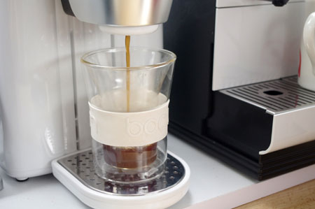 中古】UCC(上島珈琲) エコポッド専用コーヒーマシン Pelica(ペリカ) ミルクホワイト EP3(W) 【中古】「非常に良い」UCC(上島珈琲) エコポッド専用コーヒーマシン Pelica(ペリカ) ミルクホワイト EP3(W)